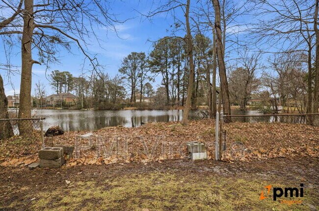 Building Photo - 2707 Martone Rd