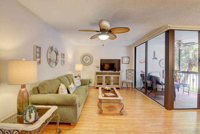 Building Photo - 950 Lavers Cir