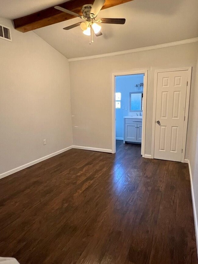 Building Photo - 3621 Spruce Ave