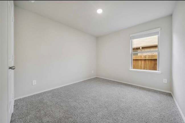 Building Photo - 40643 Creekside Blf Trl