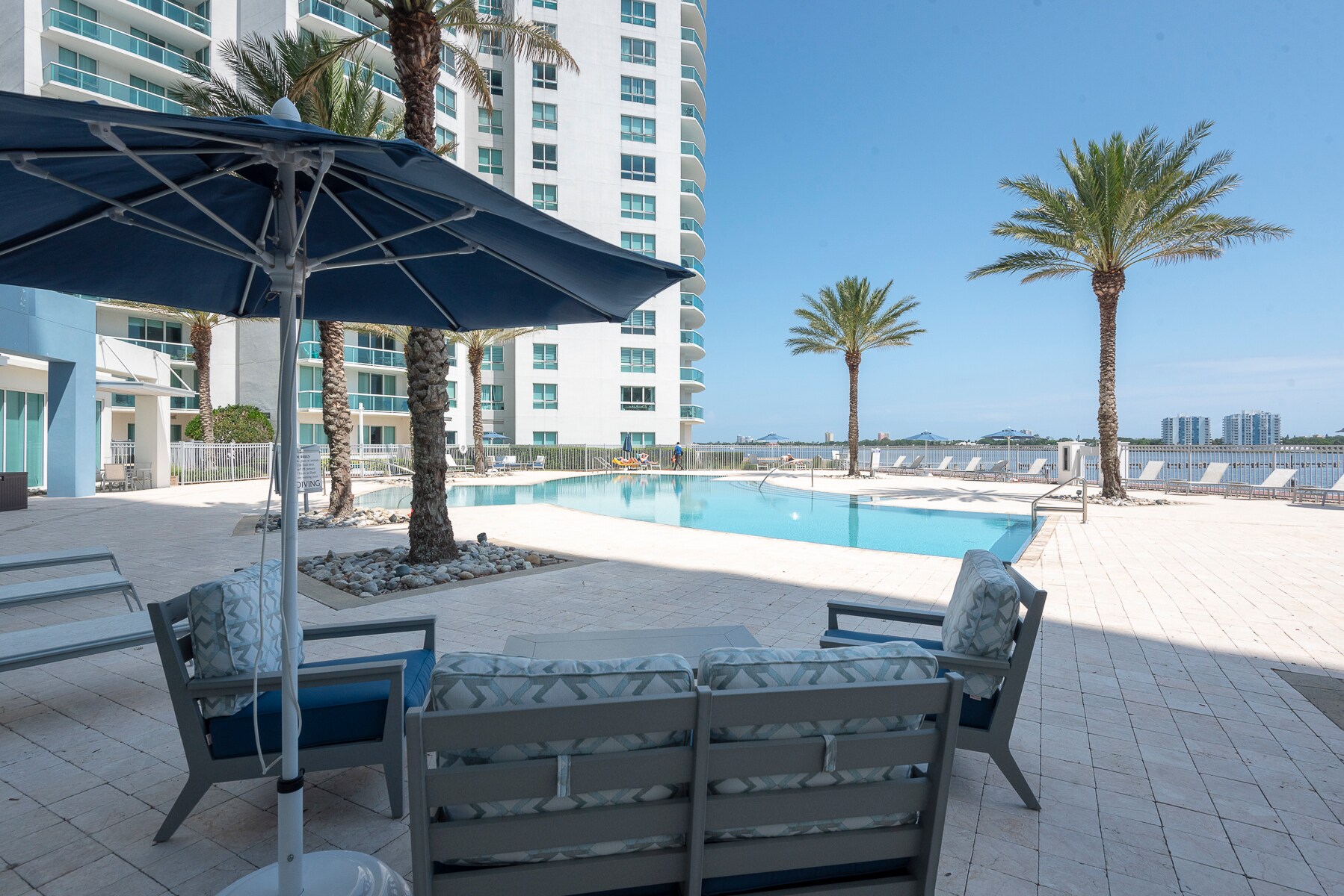 Building Photo - 231 Riverside Dr