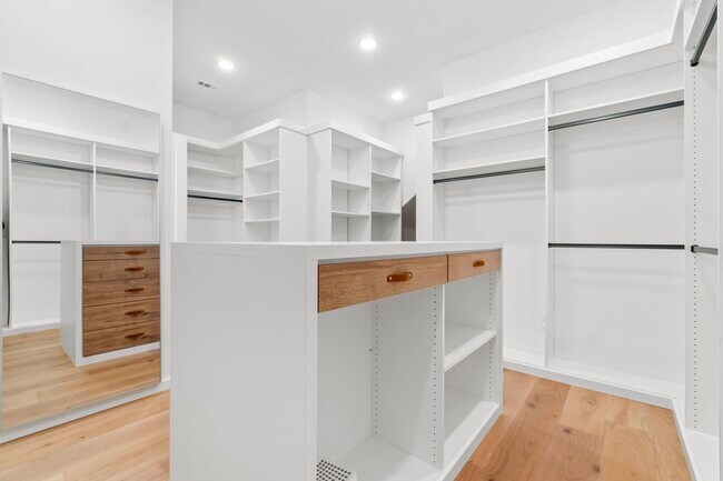 Building Photo - 62 N Curly Willow Cir