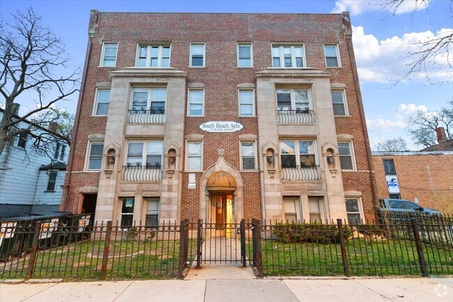 Building Photo - 7827 S South Shore Dr