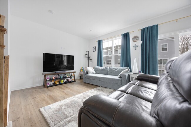 Building Photo - 620 Wolverine Dr