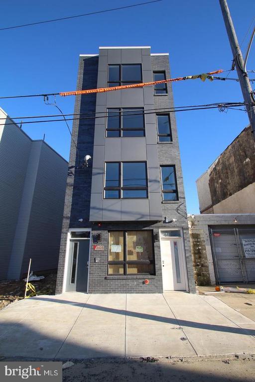 Building Photo - 2423 Frankford Ave