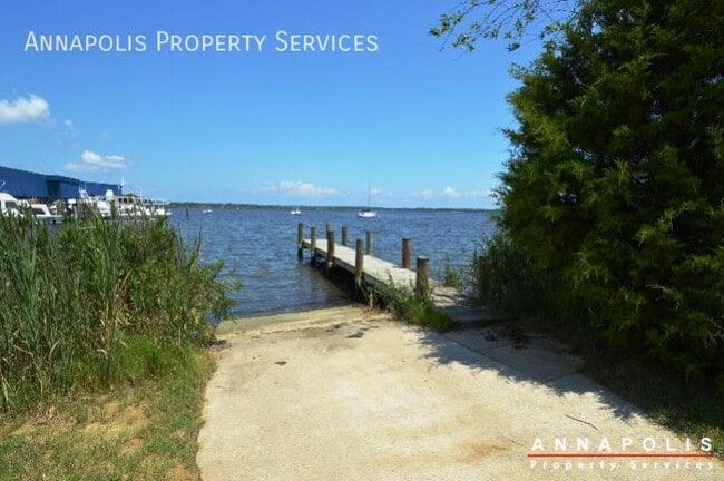 Building Photo - 858 Selby Blvd