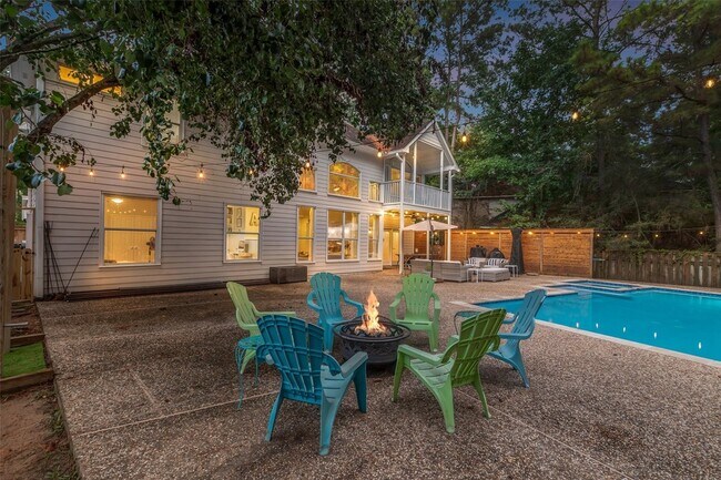 Building Photo - 211 Maple Path Pl