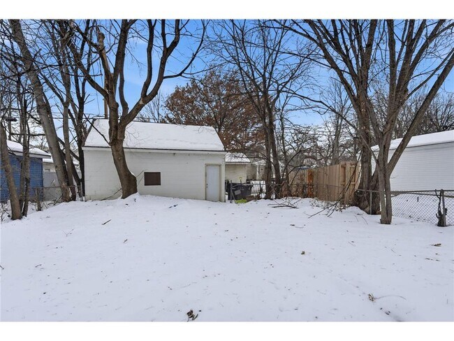 Building Photo - 3451 N Oliver Ave