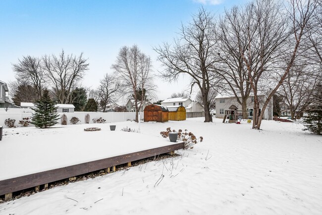 Building Photo - Three Bedroom Home Near Portage Schools