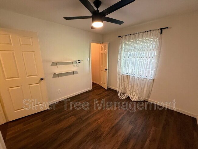 Building Photo - 7716 Pampas Dr
