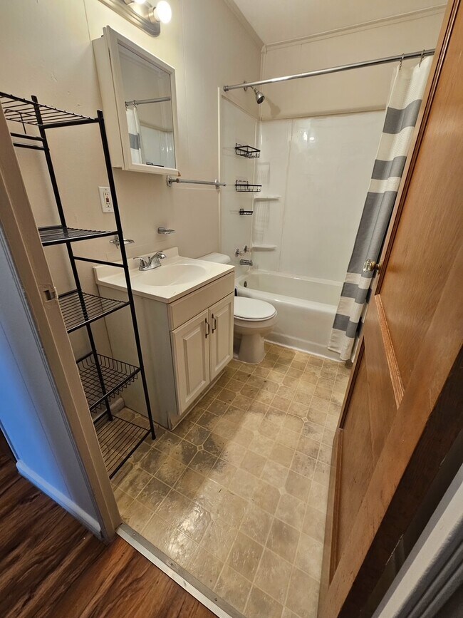 Building Photo - 6725 Wanda Ave