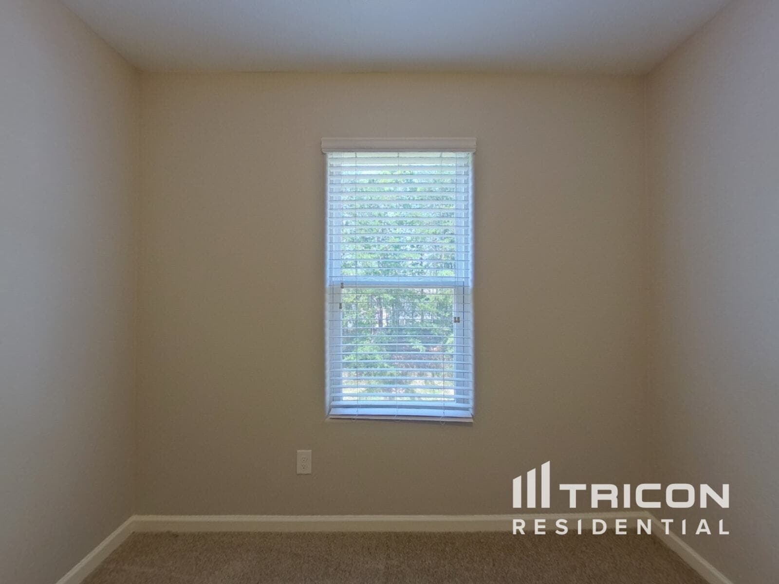 Building Photo - 2625 Meadow Crossing Dr