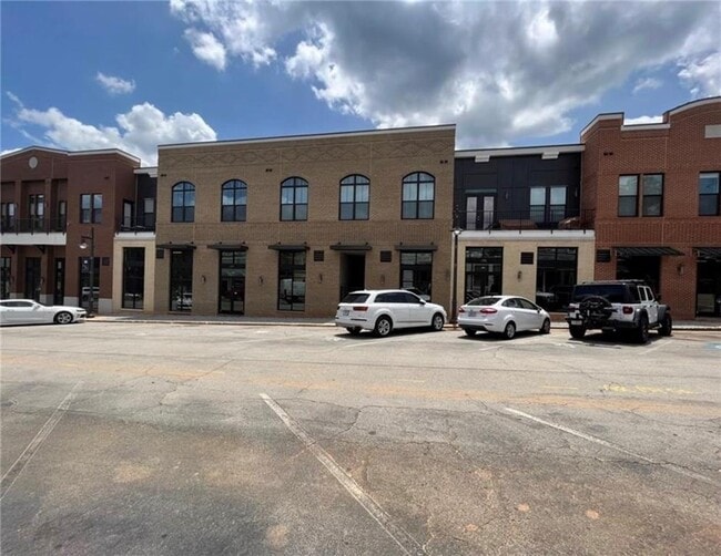 Building Photo - 5603 W Pine St