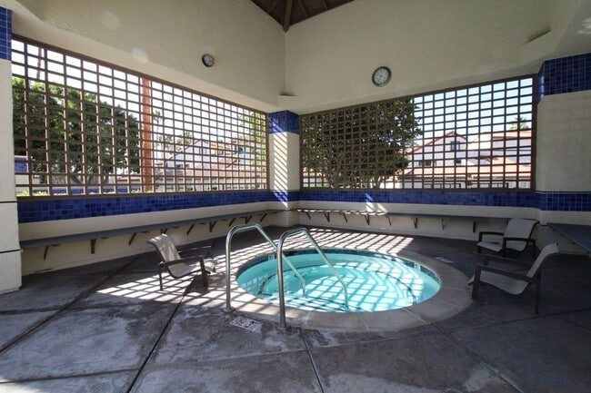 Building Photo - The Colony | Oxnard | 2 Bedroom + 2 Bathroom + Loft