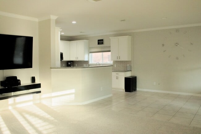 Building Photo - 29607 Legends Green Dr