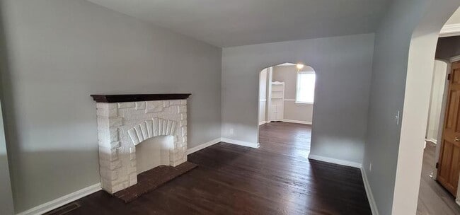 Building Photo - 4933 Edgemere Ave
