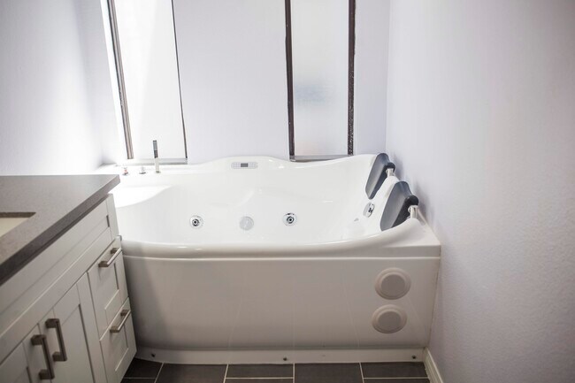 Building Photo - 20651 Roscoe Blvd