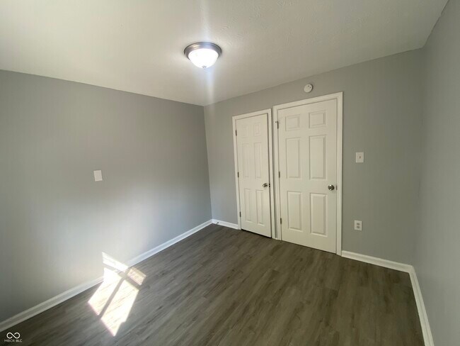 Building Photo - 86 N Holmes Ave