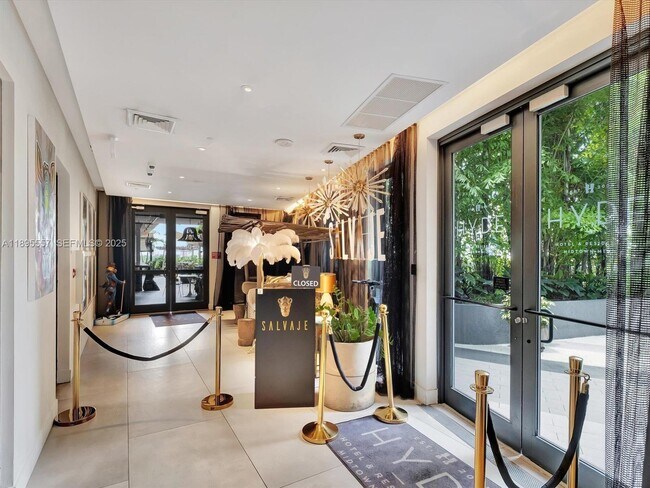 Building Photo - 121 NE 34th St