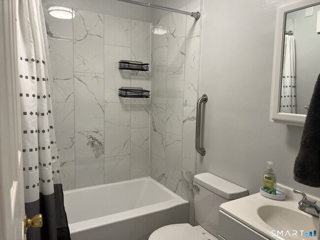 Building Photo - 285 Savin Ave