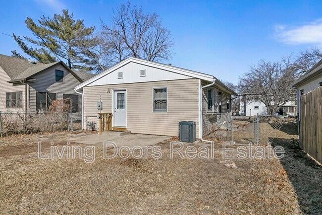 Primary Photo - 6935 Colby St