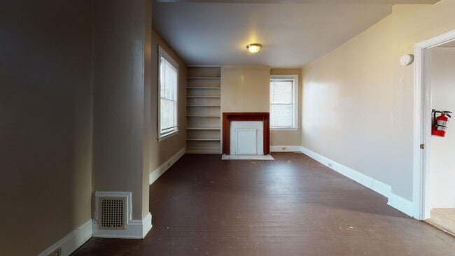 Building Photo - 2305 Rohs St