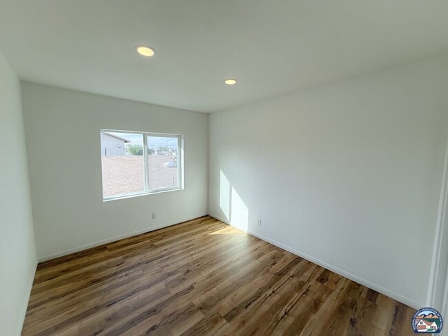 Building Photo - 912 Fourth St