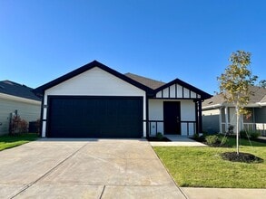 Building Photo - 5529 Rollins Dr