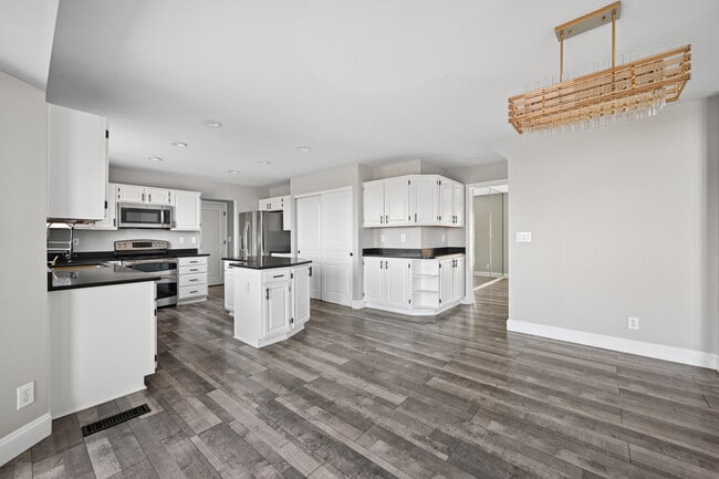 Building Photo - 3947 Buckhill Dr