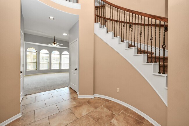 Building Photo - 9427 Sapphire Bay Ln