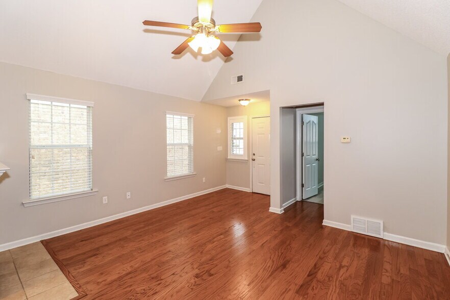 Building Photo - 8595 Griffin Park Dr