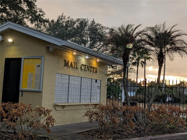 Building Photo - 2019 Dixie Belle Dr