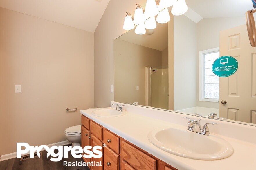 Building Photo - 300 Wood Green Dr