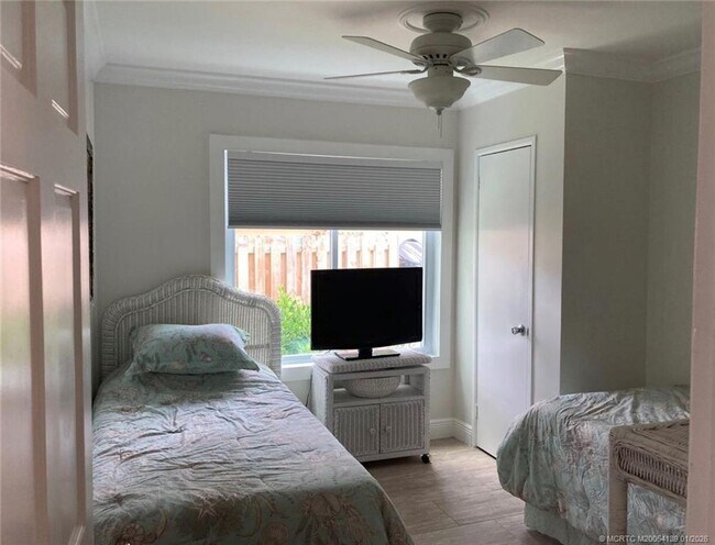 Building Photo - 4621 SE Shady Ridge Ln