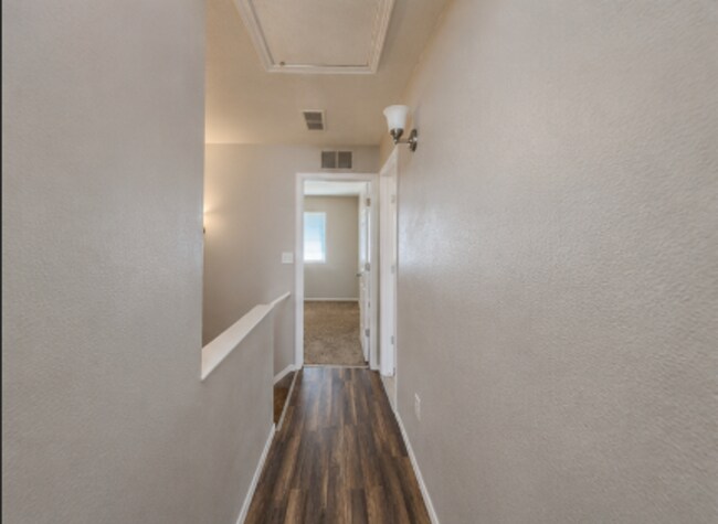 Building Photo - 803 S Logan Ave
