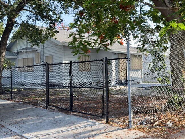 Building Photo - 103 NW 35th St