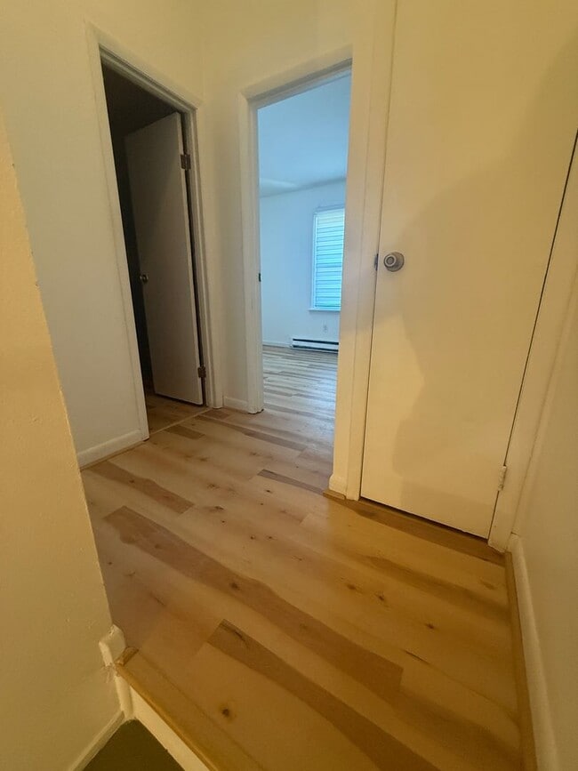 Building Photo - 228 Adams Ln