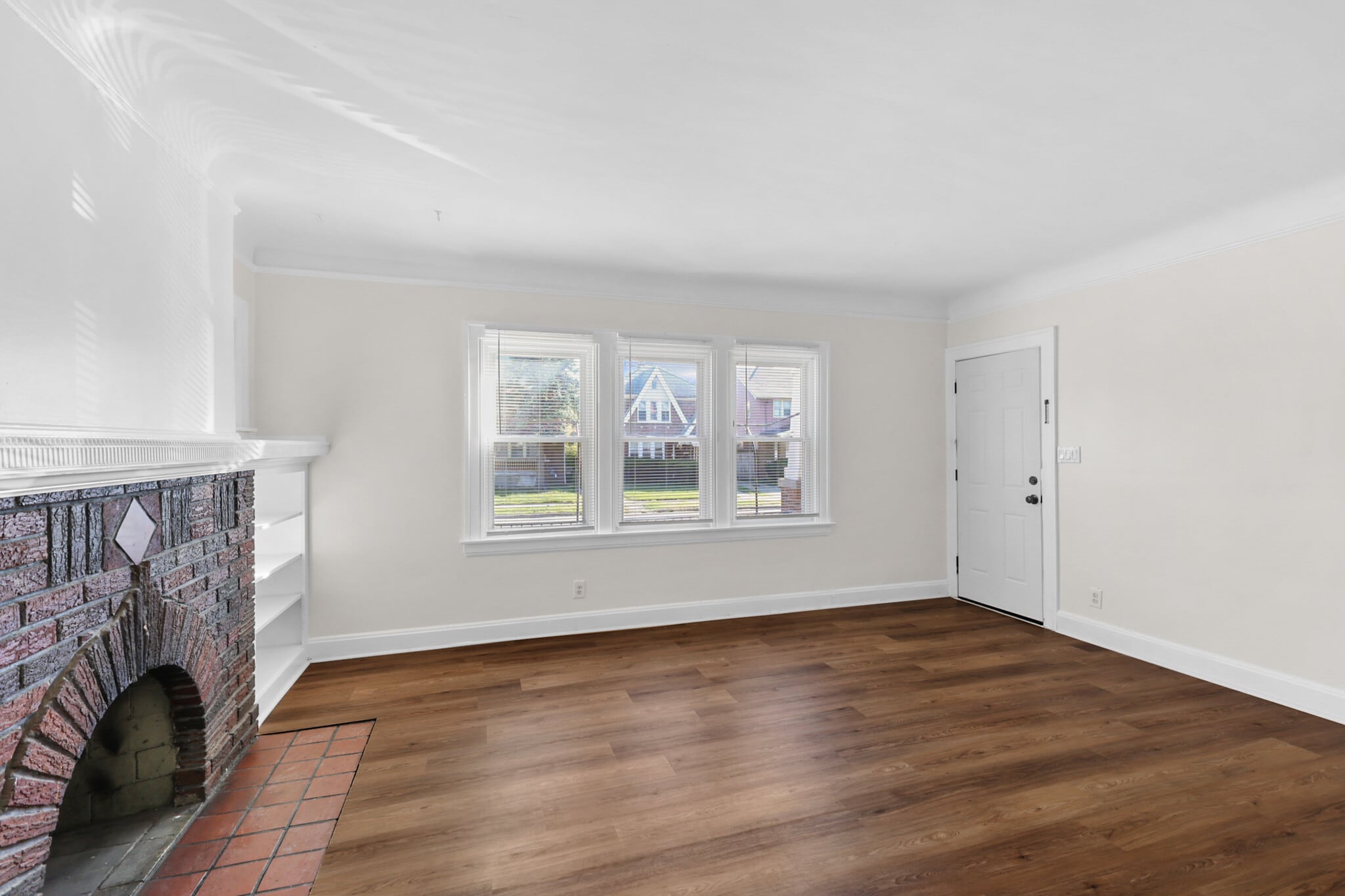 Building Photo - 13533 Santa Rosa Dr