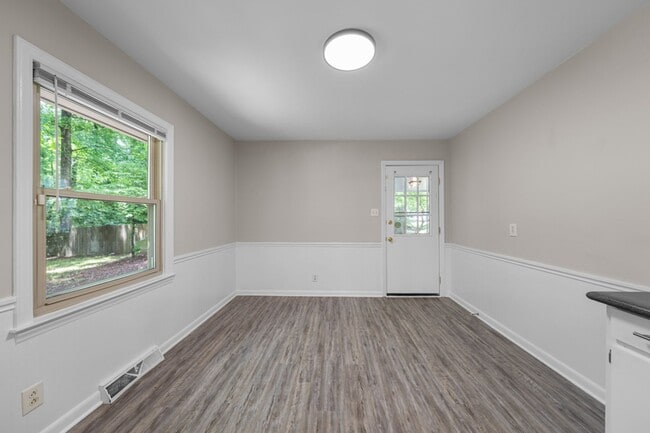 Building Photo - 3 Bedroom 1.5 Bath Home in South Durham