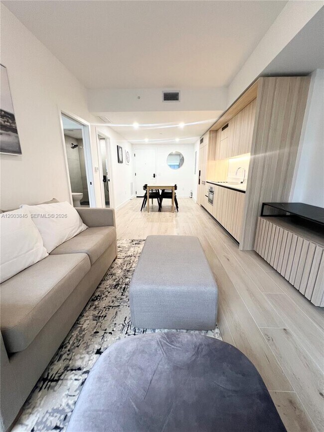 Building Photo - 225 N Miami Ave