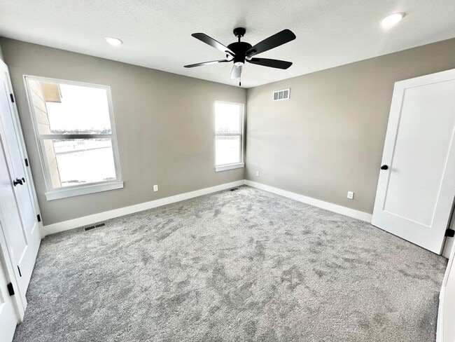 Building Photo - 2267 S Chateau Ct