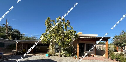 Building Photo - Charming 1 bedroom 1 bath Casita in the No...