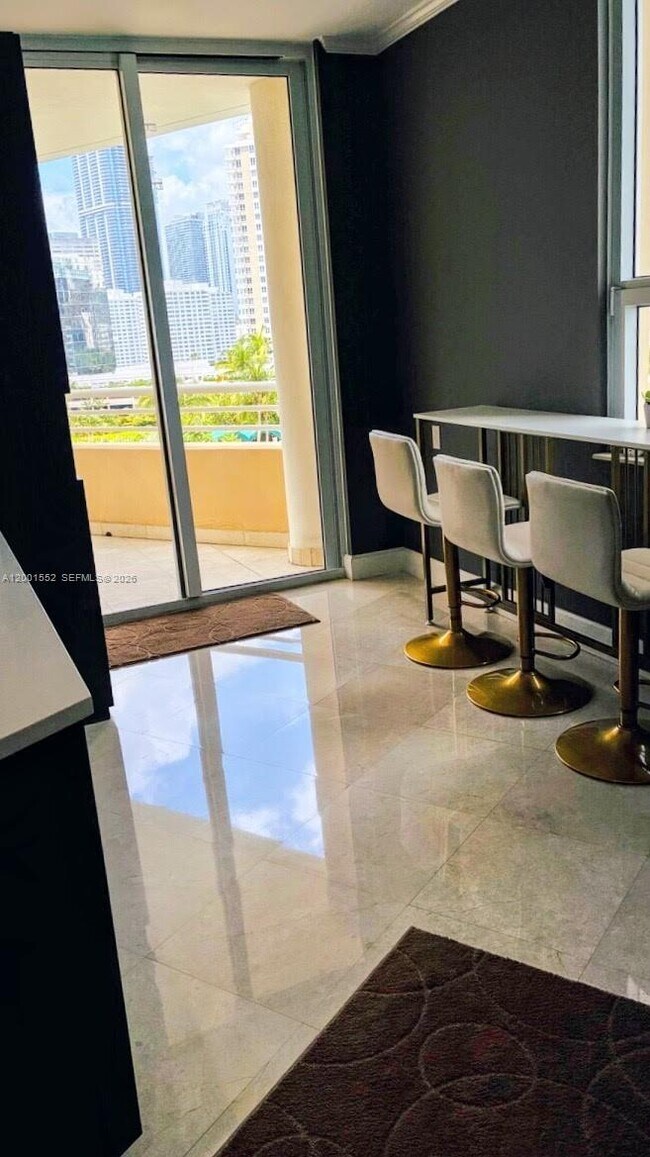 Building Photo - 848 Brickell Key Dr