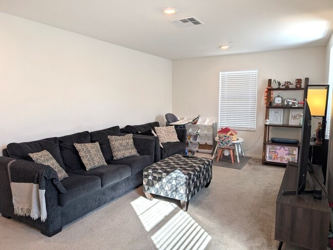 Building Photo - 17106 Zion Dr