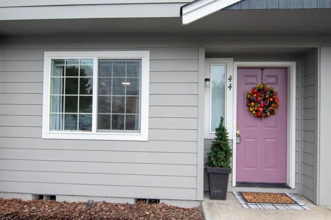 Building Photo - 2030 Brookhurst St