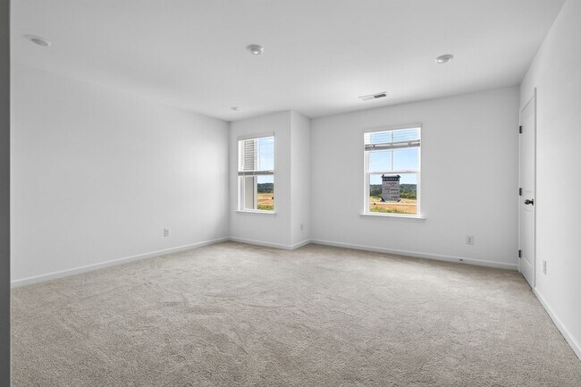 Building Photo - 5044 Highwood Dr