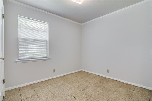 Building Photo - 1229 Greenbrier Dr