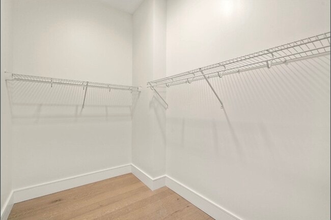 Building Photo - 301 Border St