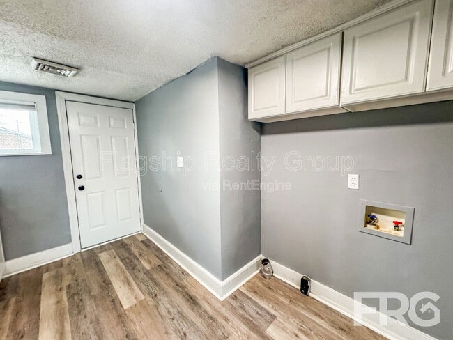 Building Photo - 600 Howell St