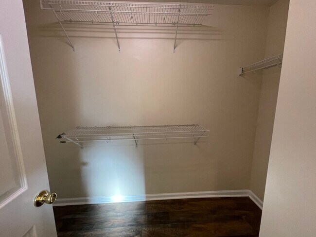 Building Photo - 511 N Water's Edge Dr